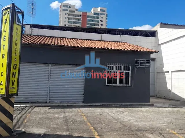 Galpão / Barracão com 360m², para alugar, no bairro Aterrado em Volta Redonda