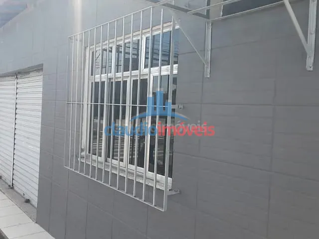 Galpão / Barracão com 360m², para alugar, no bairro Aterrado em Volta Redonda