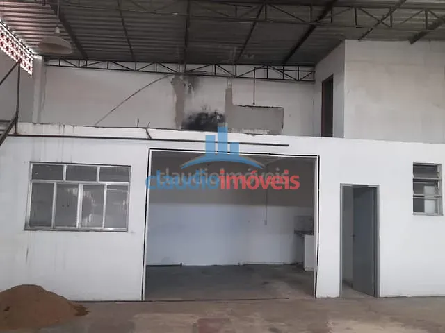 Galpão / Barracão com 360m², para alugar, no bairro Aterrado em Volta Redonda