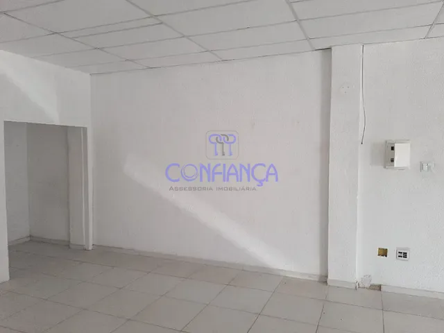 Loja com 200m², para alugar, no bairro Sepetiba em Rio de Janeiro