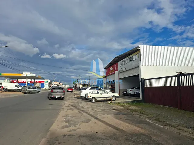 Loja com 357m², à venda, no bairro Bateias em Vitória da Conquista