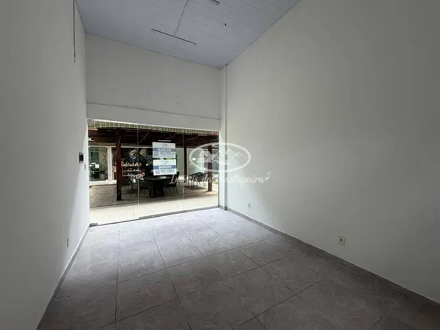 Loja com 18m², à venda ou para alugar, no bairro Penedo (Penedo) em Itatiaia