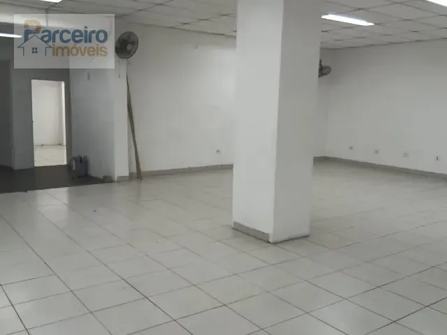 Loja com 200m², para alugar, no bairro Vila Bertioga em São Paulo