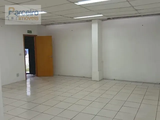 Loja com 200m², para alugar, no bairro Vila Bertioga em São Paulo