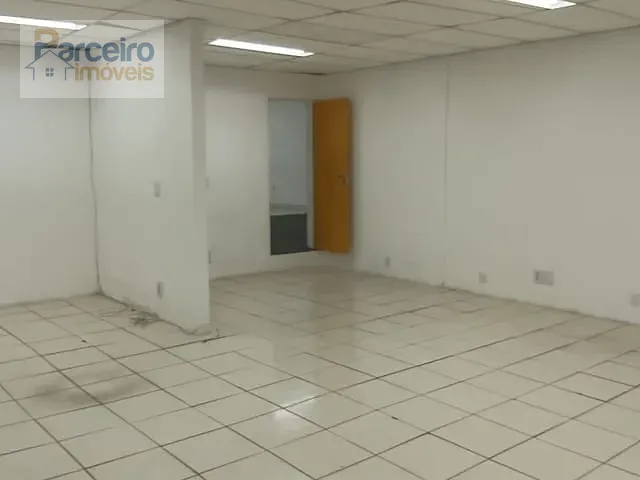Loja com 200m², para alugar, no bairro Vila Bertioga em São Paulo
