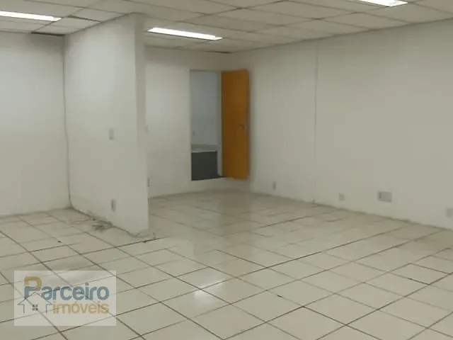 Loja com 200m², para alugar, no bairro Vila Bertioga em São Paulo