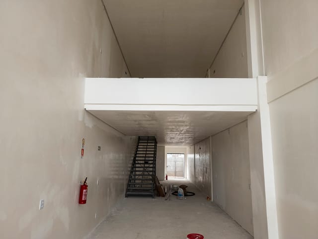 Loja com 120m², para alugar, no bairro Laranjal em Pelotas