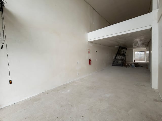 Loja com 120m², para alugar, no bairro Laranjal em Pelotas
