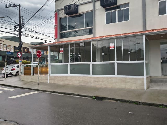 Loja para alugar, no bairro Coqueiros em Florianópolis
