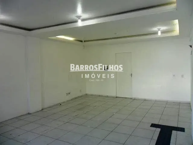 Loja com 40m², para alugar, no bairro São José em Aracaju