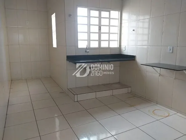 Loja com 500m², para alugar, no bairro Nossa Senhora da Abadia em Uberaba
