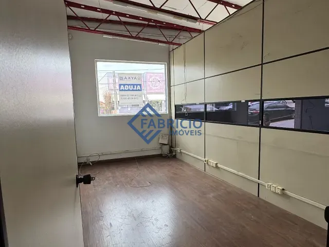 Loja com 450m², para alugar, no bairro Centro em Vinhedo