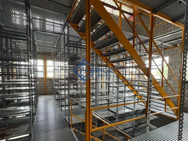 Loja com 450m², para alugar, no bairro Centro em Vinhedo