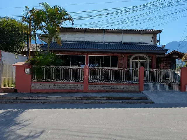 Loja com 360m², para alugar, no bairro Centro em Guapimirim