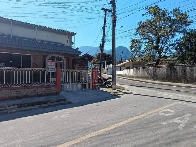 Loja com 360m², para alugar, no bairro Centro em Guapimirim