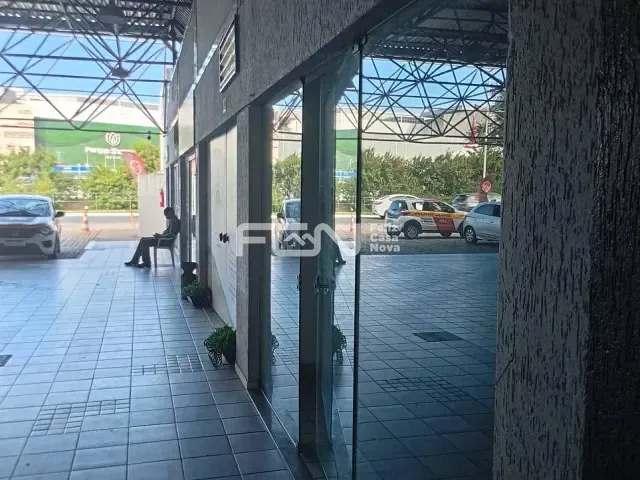 Loja à venda, no bairro Recreio Ipitanga em Lauro de Freitas