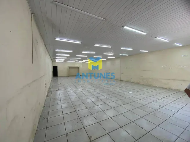 Loja com 240m², para alugar, no bairro Piedade em Jaboatão dos Guararapes