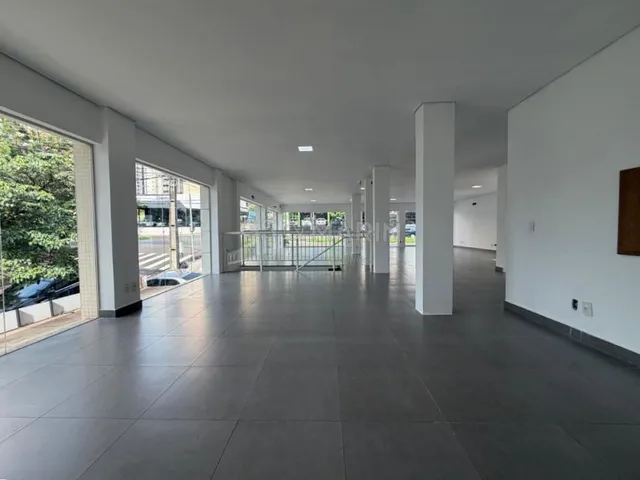 Loja com 200m², para alugar, no bairro Vila Ipiranga em Londrina