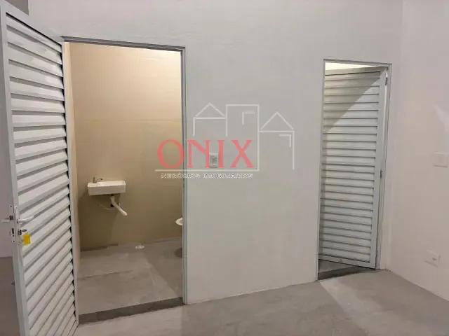 Loja com 75m², para alugar, no bairro Parque Maria Helena em Suzano