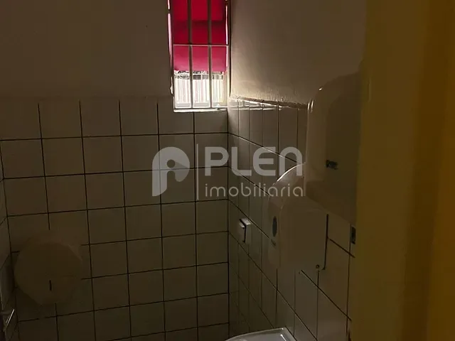 Loja com 180m², à venda, no bairro Vila Mazzei em São Paulo