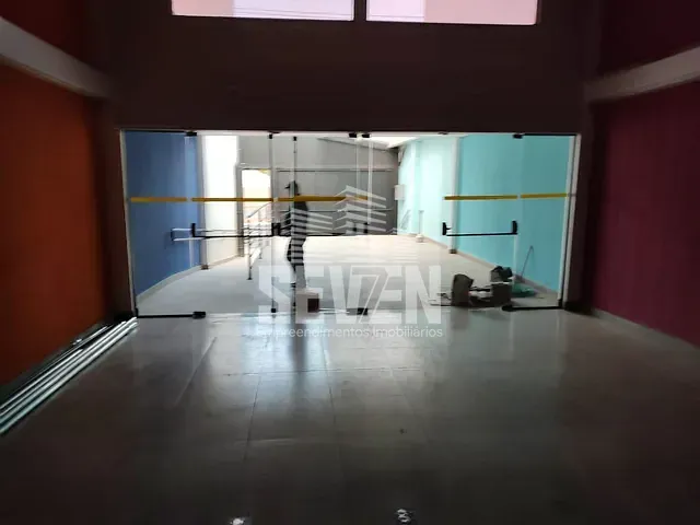 Loja com 239m², à venda ou para alugar, no bairro Centro em Bauru