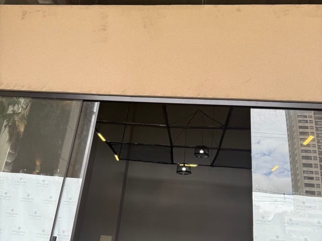 Loja com 41m², para alugar, no bairro Sítio Cercado em Curitiba