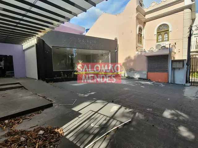 Ponto com 700m², para alugar, no bairro Batista Campos em Belém