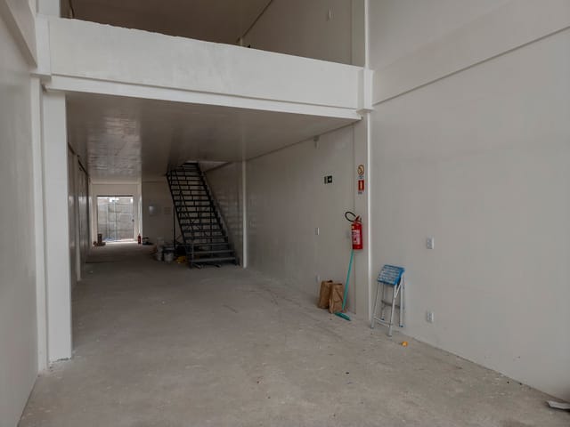 Loja com 120m², para alugar, no bairro Laranjal em Pelotas