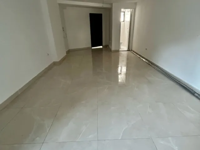 Loja para alugar, no bairro Parque Jaçatuba em Santo André