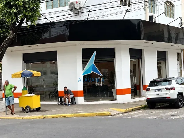 Loja com 350m², para alugar, no bairro Centro em Governador Valadares