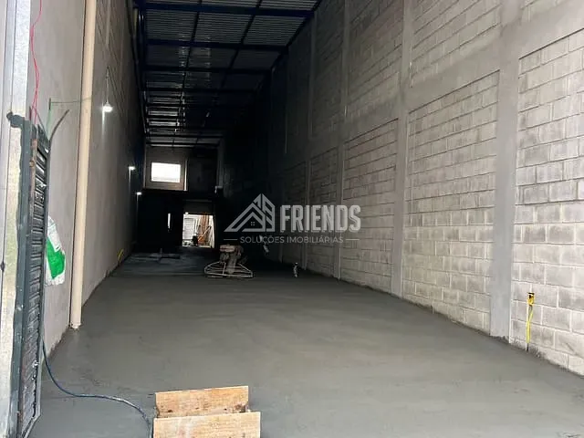 Loja com 220m², para alugar, no bairro Vila Nova York em São Paulo