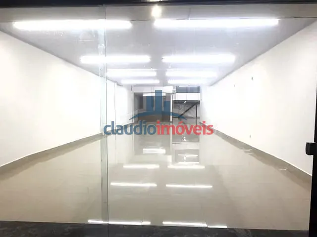 Loja com 200m², para alugar, no bairro São João em Volta Redonda