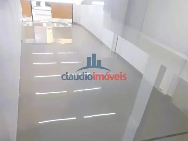Loja com 200m², para alugar, no bairro São João em Volta Redonda
