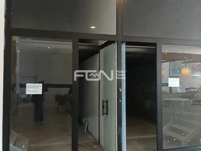 Loja à venda ou para alugar, no bairro Centro em Lauro de Freitas