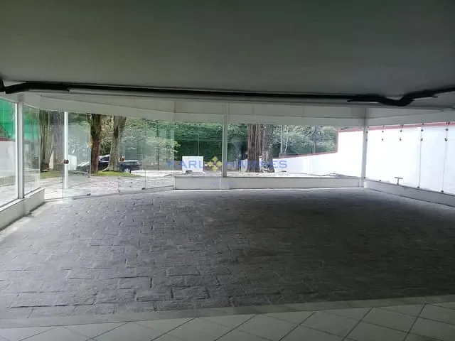 Loja com 1800m², para alugar, no bairro Coronel Veiga em Petrópolis