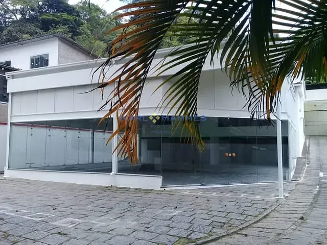 Loja com 1800m², para alugar, no bairro Coronel Veiga em Petrópolis