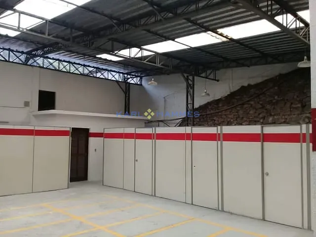 Loja com 1800m², para alugar, no bairro Coronel Veiga em Petrópolis