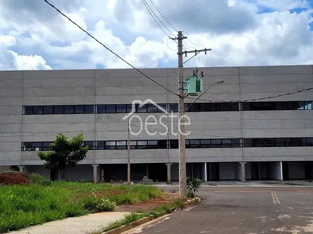 Loja com 92m², para alugar, no bairro Jardim Alphacenter em Santa Bárbara D'Oeste