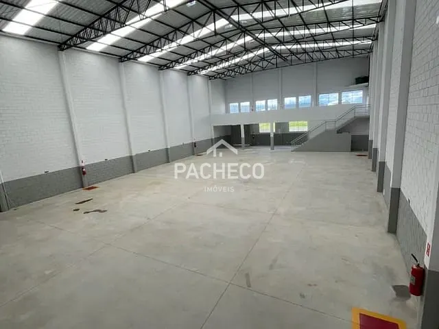 Loja com 1000m², à venda ou para alugar, no bairro Cintec em Santa Bárbara d'Oeste