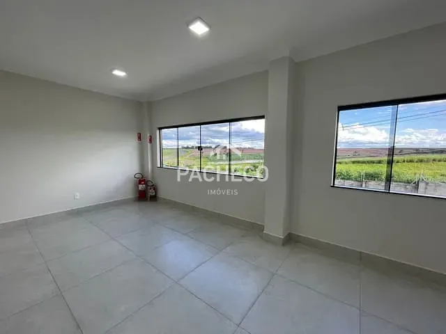 Loja com 1000m², à venda ou para alugar, no bairro Cintec em Santa Bárbara d'Oeste