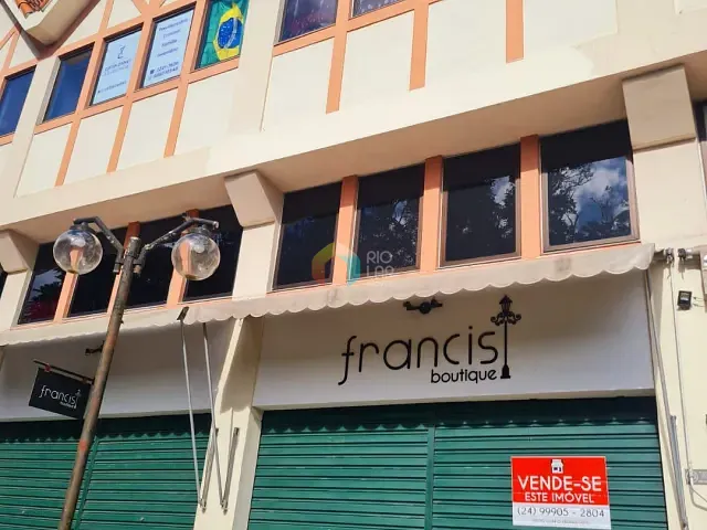 Loja com 48m², à venda, no bairro Corrêas em Petrópolis