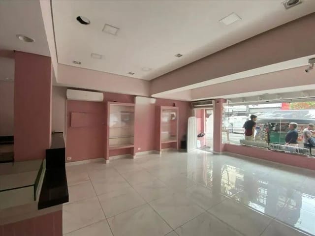 Loja com 120m², para alugar, no bairro Vila Nova Conceição em São Paulo