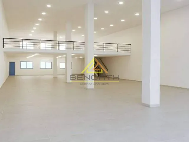 Loja com 774m², para alugar, no bairro Vila Regente Feijó em São Paulo