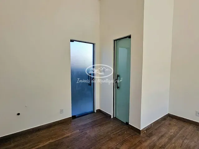 Loja com 250m², para alugar, no bairro Penedo (Penedo) em Itatiaia