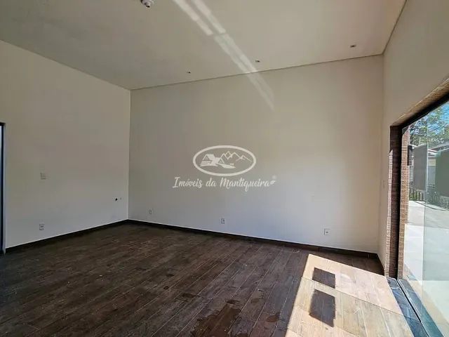 Loja com 250m², para alugar, no bairro Penedo (Penedo) em Itatiaia