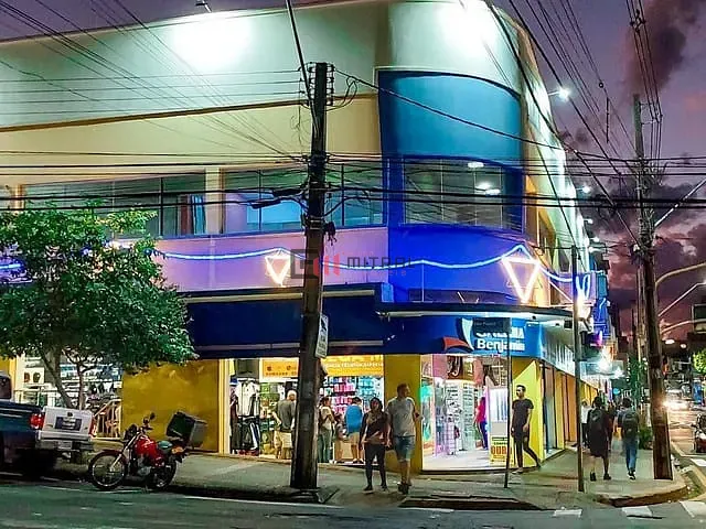 Loja com 4m², à venda, no bairro Centro em Londrina