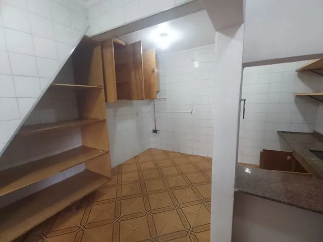 Loja com 300m², para alugar, no bairro Vila Ivone em São Paulo