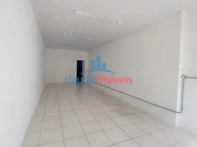 Ponto com 250m², para alugar, no bairro São João em Volta Redonda