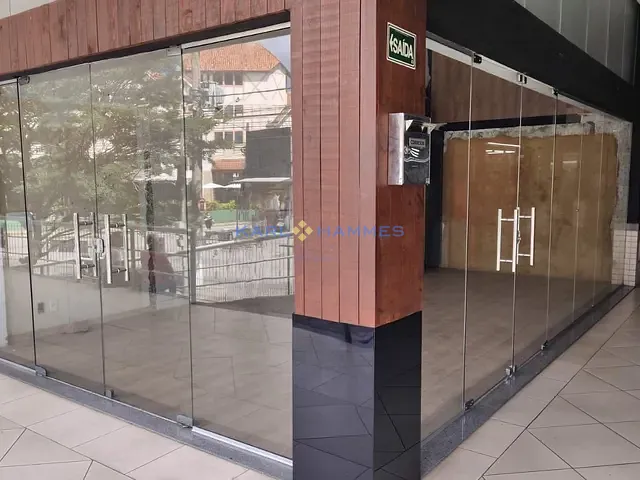 Loja com 28m², para alugar, no bairro Corrêas em Petrópolis