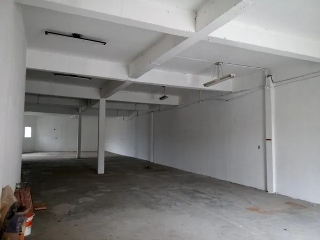 Loja com 300m², para alugar, no bairro Água Rasa em São Paulo